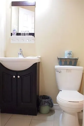 **  Kaisar Guest House Toronto Canada